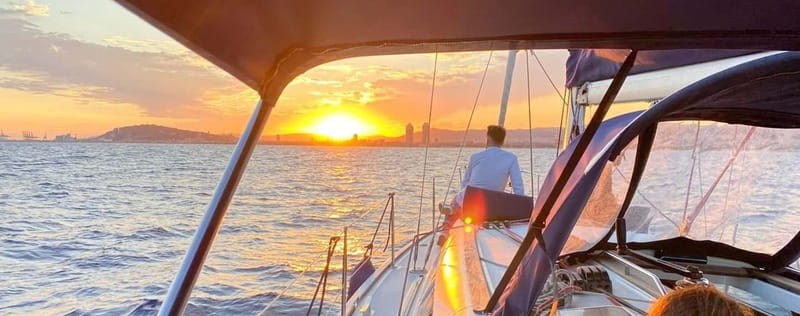 Barcelona: Sunset Boat Trip with Cava Wine and Snacks - Shared vs Private: Picking the Right Sail for Your Group