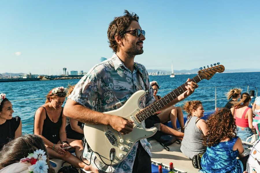 Barcelona: Sunset Catamaran Cruise with Live Music - Drinks, Food, and the On-Board Bar Reality Check