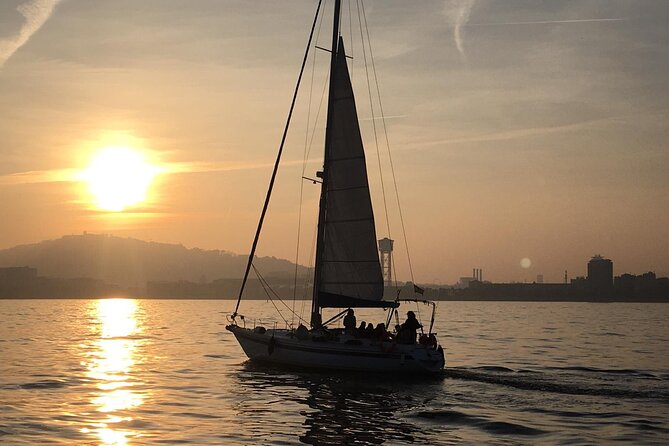Barcelona Sunset Cruise with Open Bar of Cava and Snacks - Photos and timing: how to get the skyline without stress