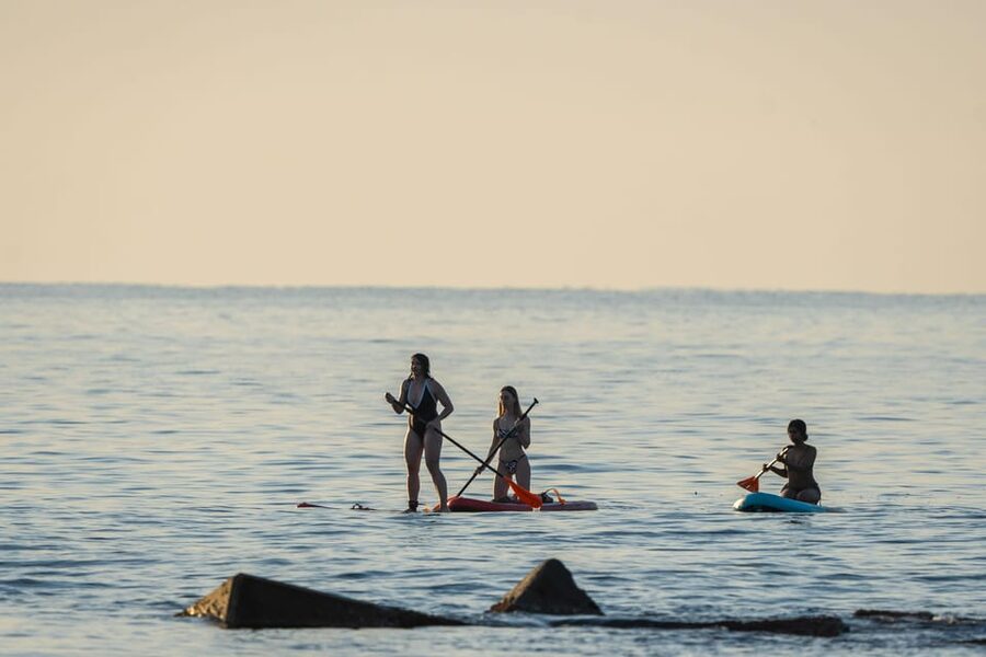 Barcelona: Sunset Paddleboarding Experience with 1 Beer - Key things you’ll notice on this sunset paddleboard ride