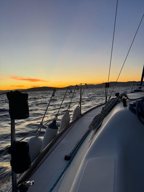Barcelona: Sunset Sailboat Cruise with Drinks and Snacks - What You’ll See: Sagrada Família, Montjuïc, and the Coast at Golden Hour