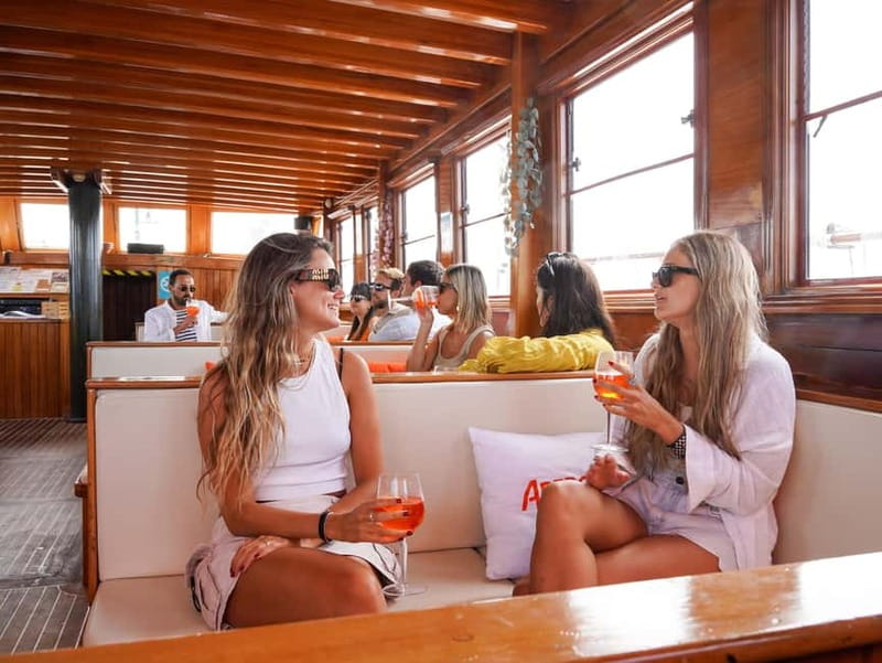 Barcelona: Sunset Sailing Cruise with Live Music - Drinks and snacks: what you pay for on board