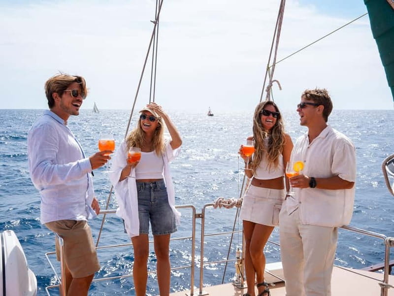 Barcelona: Sunset Sailing Cruise with Live Music - The crew experience: friendly and helpful