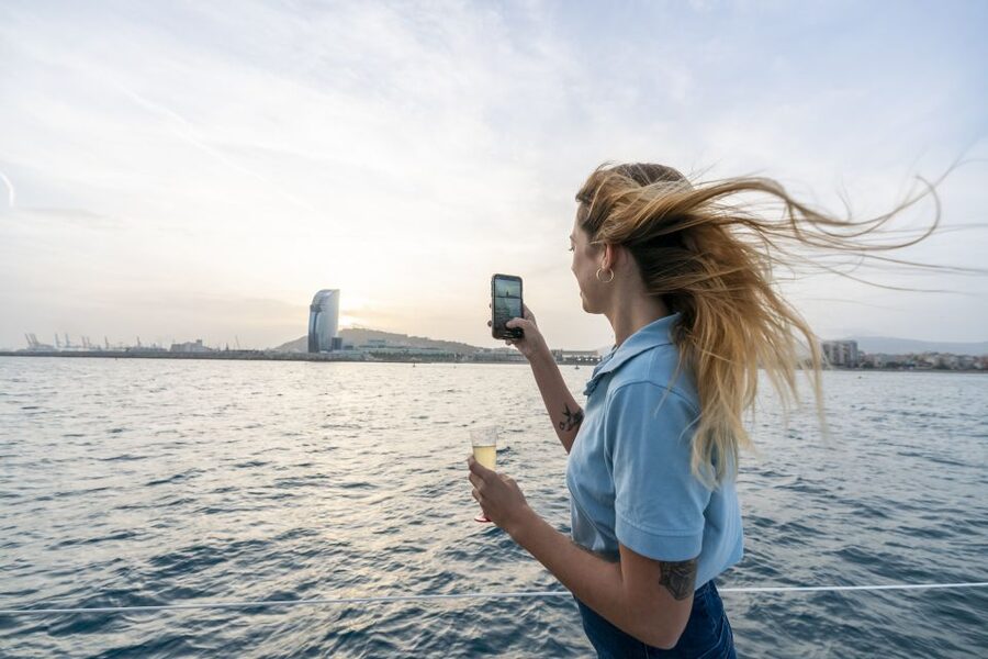 Barcelona Sunset Sailing with Gin Tonic Workshop Option - What You’ll See: Beaches, Landmarks, and the Skyline Turning On