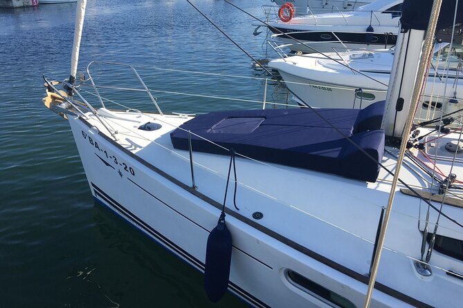 Barcelona Sunset Sailing with Open Bar of Cava and Snacks - Small Group Sailing: Why 22 People (or So) Matters