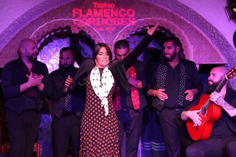 Barcelona: Tablao Flamenco Cordobes with Food/Drink Options - Key Things You’ll Notice