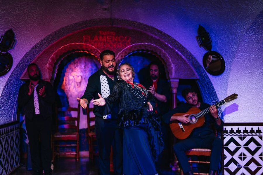 Barcelona: Tablao Flamenco Cordobes with Food/Drink Options - Show-night rules: the quiet that makes flamenco work