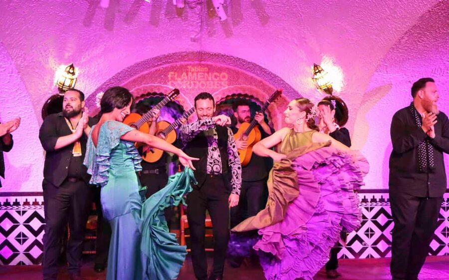 Barcelona: Tablao Flamenco Cordobes with Food/Drink Options - Why this flamenco show hits: mic-free, award-winning talent, tight seating