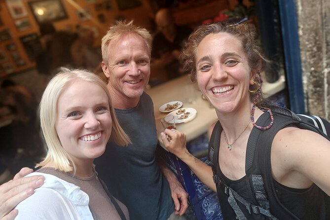 Barcelona tailored tapas & drinks tour with a native guide - Barcelona in 3 Hours: what this tailored tapas tour gives you