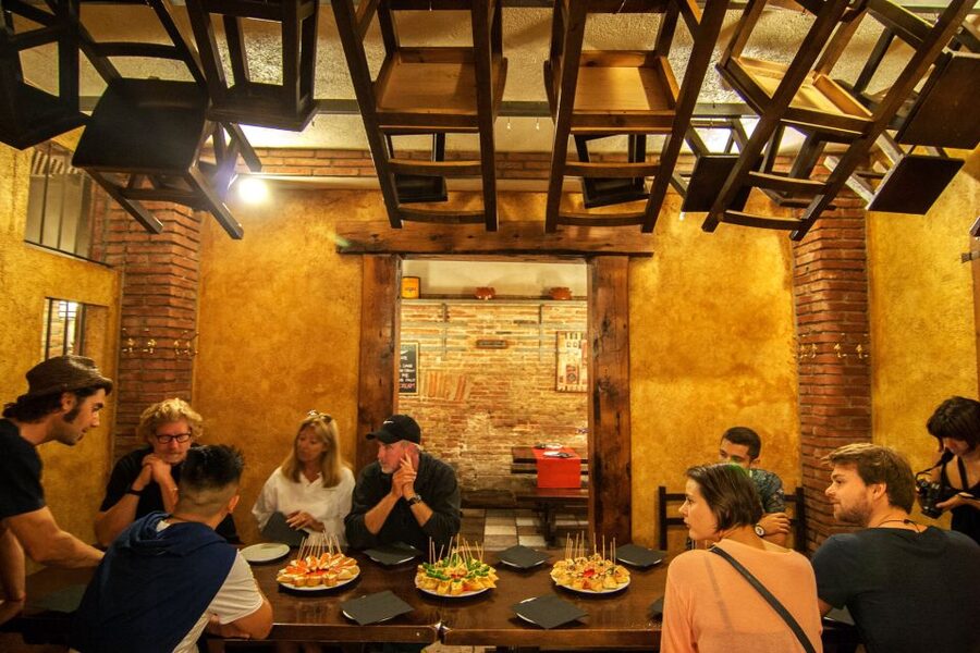 Barcelona Tapas 3-Hour Bike Tour - Medieval Streets Meet Modern Barcelona: What You’ll Notice