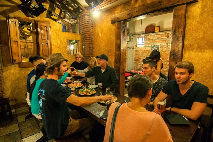 Barcelona Tapas 3-Hour Bike Tour - Bike Lanes and Pace: The Comfort Side of a 3-Hour Ride