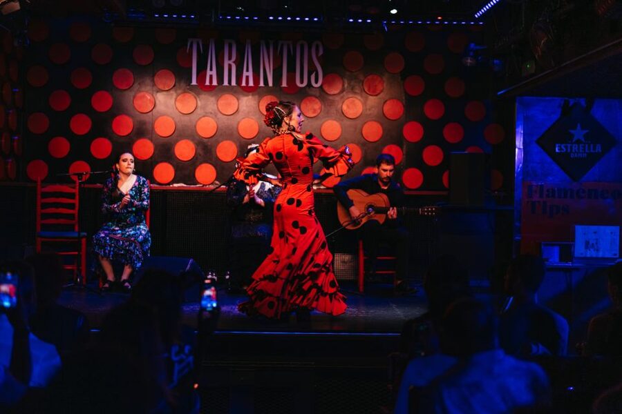 Barcelona: Tapas and Flamenco Experience - Placa Reial and the Gothic Quarter Mood