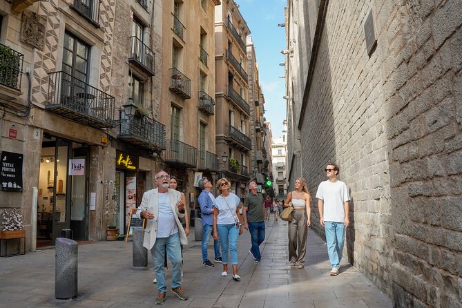 Barcelona Tapas and Wine Experience Small-Group Walking Tour - Why Plaça Sant Jaume and the Gothic Quarter Pair So Well With Tapas