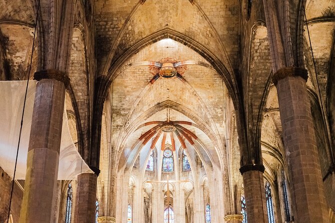 Barcelona Tapas and Wine Private Walking Tour - Passeig del Colom: a breather between neighborhoods