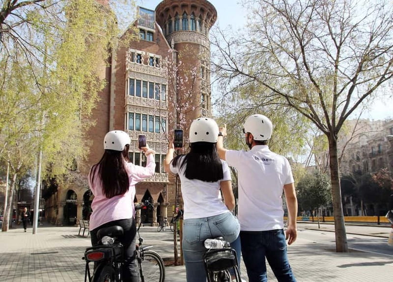 Barcelona: Tapas Tasting Tour by Regular Bike or E-Bike - Eixample Gaudí Stops: Casa Batlló, Casa Milà, and Sagrada Família
