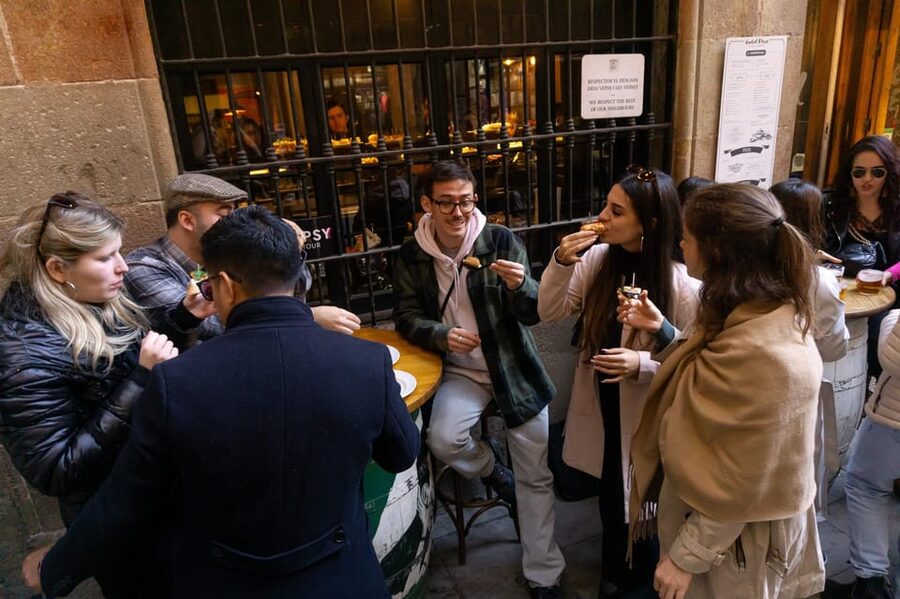 Barcelona: Tapas Tour with Food Tastings and Drinks - Vegetarians Are Included, But Vegans Aren’t