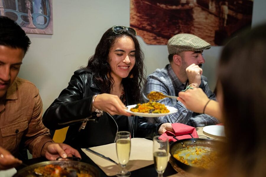 Barcelona: Tapas Tour with Food Tastings and Drinks - Meeting at Correos y Telégrafos: The Tour Starts Real