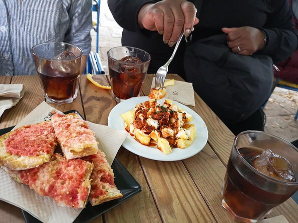 Barcelona Tapas & Wine Private Tour in Traditional Taverns - Private pace and guide energy: what the best nights have in common