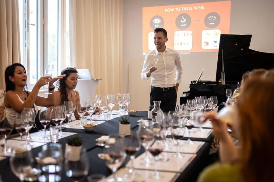 Barcelona: Taste 5 Spanish Wines paired with Live Music - Key things to know before you go