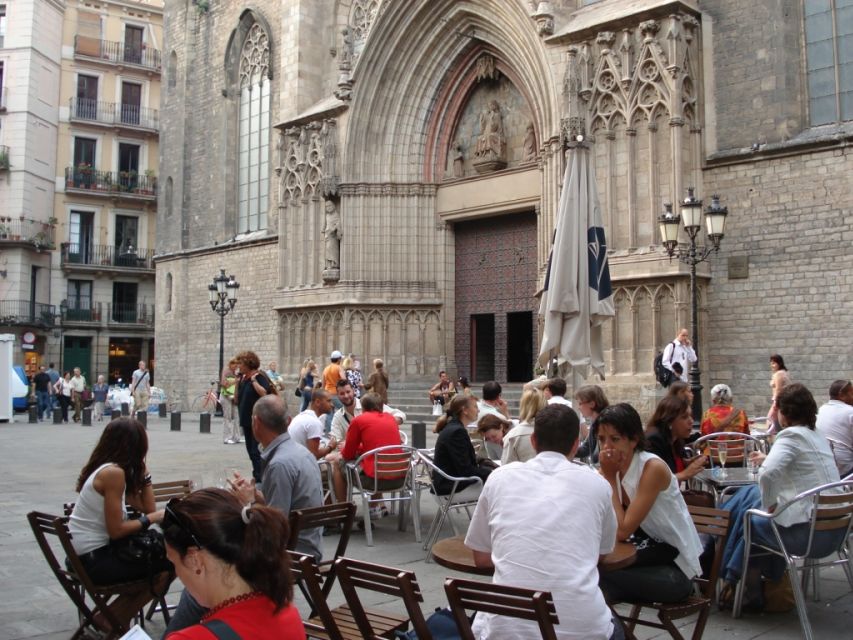 Barcelona: “The Cathedral of the Sea” Literary Walking Tour - Your best starting point: Plaça Nova vs. Santa Maria del Mar