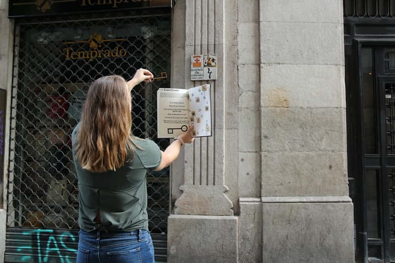 Barcelona: The Search for the Snake Stone City Treasure Hunt - Why a missing professor turns into a smart Barcelona plan