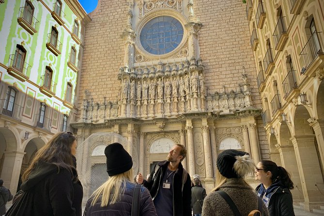 Barcelona to Montserrat Monastery: Tour, Transfers & Basilica - Stop 1: Monistrol de Montserrat and your first taste of the place