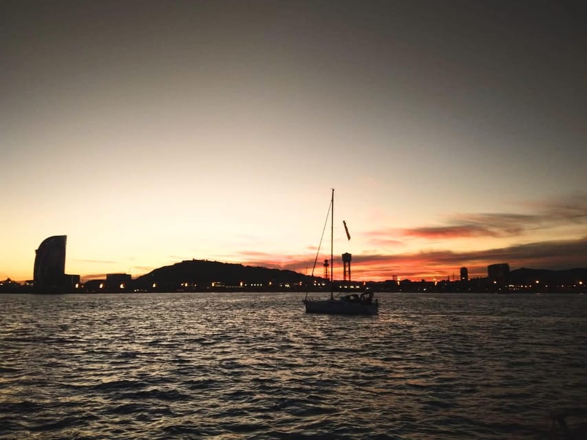 Barcelona: Unique Sunset Sailing Tour with Tapas & Open Bar - Port Olímpic check-in: the easy start that matters
