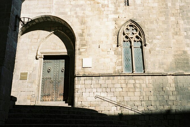 Barcelona Walking Tour of Gothic and Born District - Stop 1: Plaça del Rei and King Martin’s Watchtower