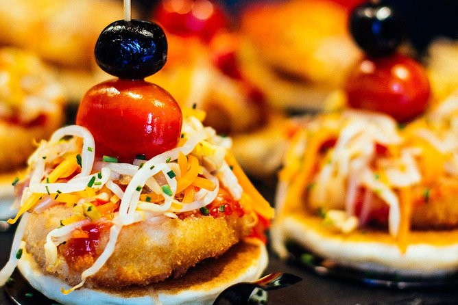Barcelona With Locals: Wine and Tapas Private Tour - Meeting point and timing: how to keep the evening stress-free