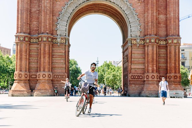 Barcelona: Wonders of Gaudi Bike Tour - Born market area and Arc de Triomf: finishing with city texture