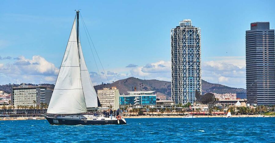 Barefoot: Private sailing cruise in Barcelona - Getting to Port Vela Marina and meeting your skipper