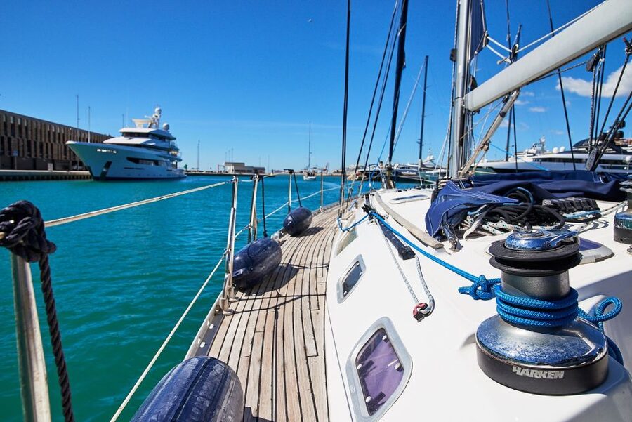 Barefoot: Private sailing cruise in Barcelona - Included value: what $38 covers and why it can work