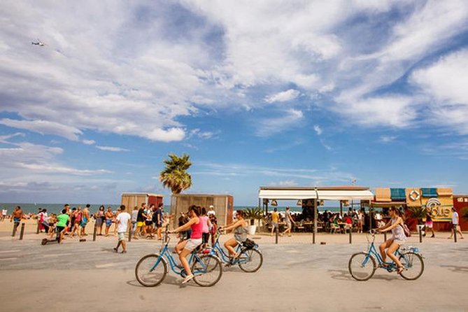 Beach Bike Tour Barcelona - The included bike setup: gear that lowers the friction