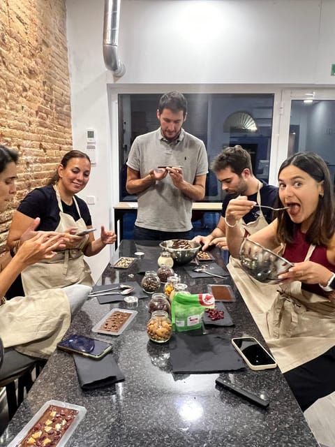 Bean to Bar Chocolate Workshop in Barcelona - The Bean-to-Bar Social Side: Why Cocoa Communities Matter