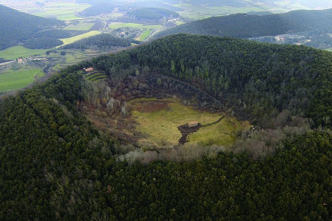 Besalu,Banyoles Lake & Garrotxa Volcanoes Small Group from Girona - Volcan de Santa Margarida: Walking Up to the Crater Church