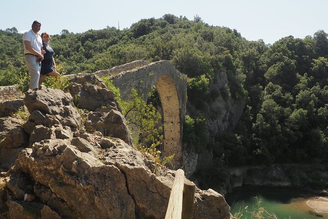 Besalú, Banyoles Lake & Volcanic Castellfollit from Girona - Puente de Besalua and Besalú streets: medieval atmosphere with two hours to enjoy it