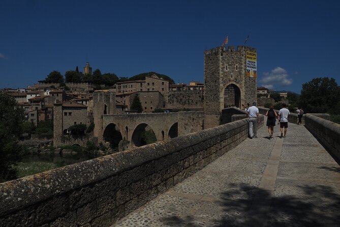 Besalú, Banyoles Lake & Volcanic Castellfollit from Girona - Estany de Banyoles: a calm lake walk that feels good at the end
