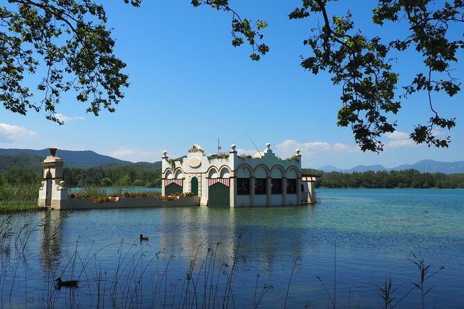 Besalú, Banyoles Lake & Volcanic Castellfollit from Girona - What makes it feel special: guidance from Dani and Quim