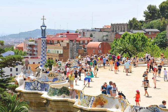 Best of Barcelona Guided Tour with Port or Hotel Pick up - Passeig de Gràcia and the Apple of Discord: quick architectural hits