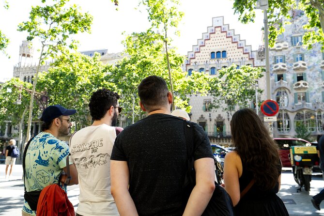 Best of Barcelona: Sagrada Família, Gaudí & Candy Tasting Tour! - Casa Batlló Stop: More Than a Famous Façade
