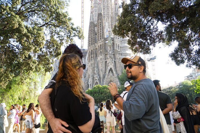Best of Barcelona: Sagrada Família, Gaudí & Candy Tasting Tour! - Casa Amatller Chocolate Tasting: A Sweet Catalonia Interlude