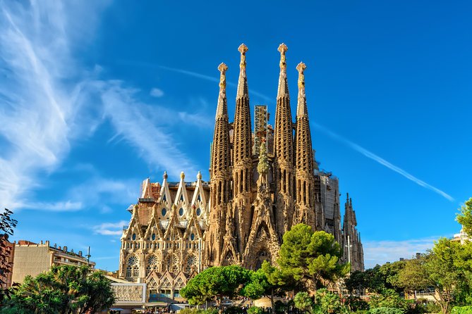 Best of Barcelona: Sagrada Familia & Park Guell Tour with Pick-up - Hotel pickup and small-group touring: worth it for first-timers