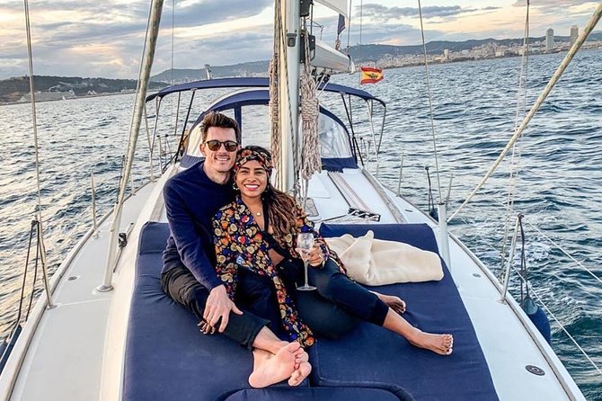 Big sailboat until 12 passengers + crew from Barcelona with Cava - Getting on board at Moll de Mestral (and what to expect)