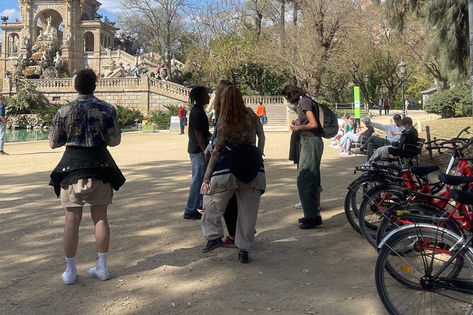 Bike Tour in Barcelona: History, Architecture and Culture - Stop 1: Sagrada Familia by bike at the Gaudí front door