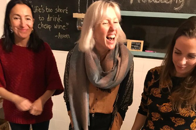 Build A Catalan Charcuterie Cheese Board & Wine Pairing (V/VG Options) - Who should book this charcuterie and wine board class?