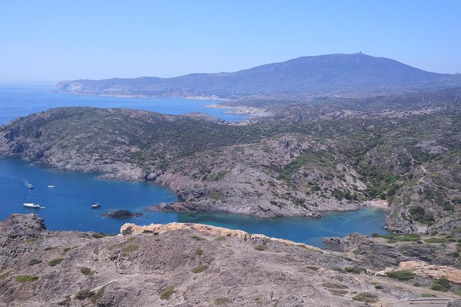 Cadaques and St Pere de Rodes Monastery small group from Girona - Cadaqués at walking speed: Santa Maria, Dalí connections, and sea-town stories