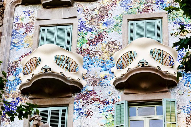 Casa Batllo Admission Ticket with Intelligent Audio Guide - Roof Terrace and the Dragon’s Back: Your Best Photo Window