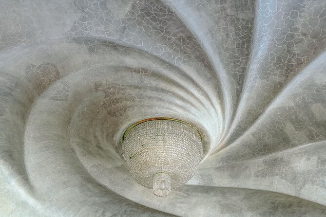 Casa Batllo Fast Track Tour with Optional White Rabbit Museum - Who this tour fits best