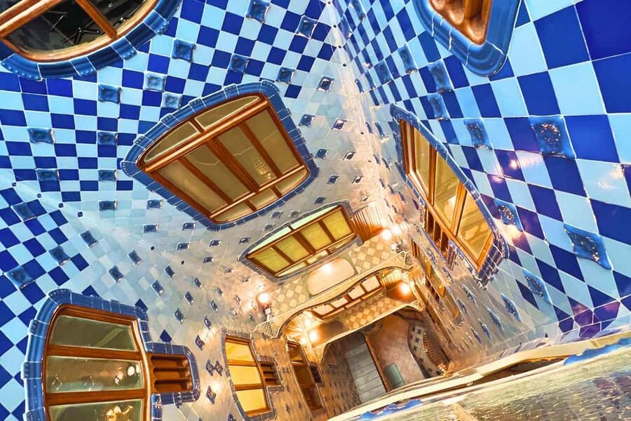 Casa Batlló First Access Tour With Sagrada Família Upgrade - First access to Casa Batlló: why arriving early matters