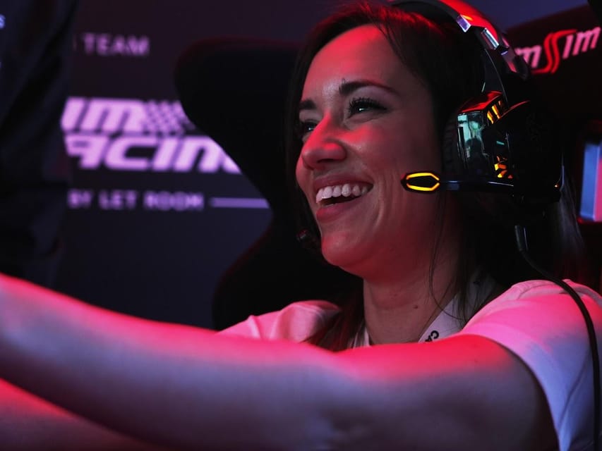 Casino Barcelona – Car Racing Simulator + Welcome Drink - What staff and instructors add to the experience